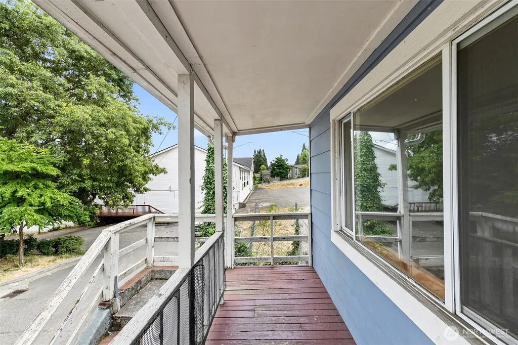 2371 S Yakima Avenue Tacoma WA 98405