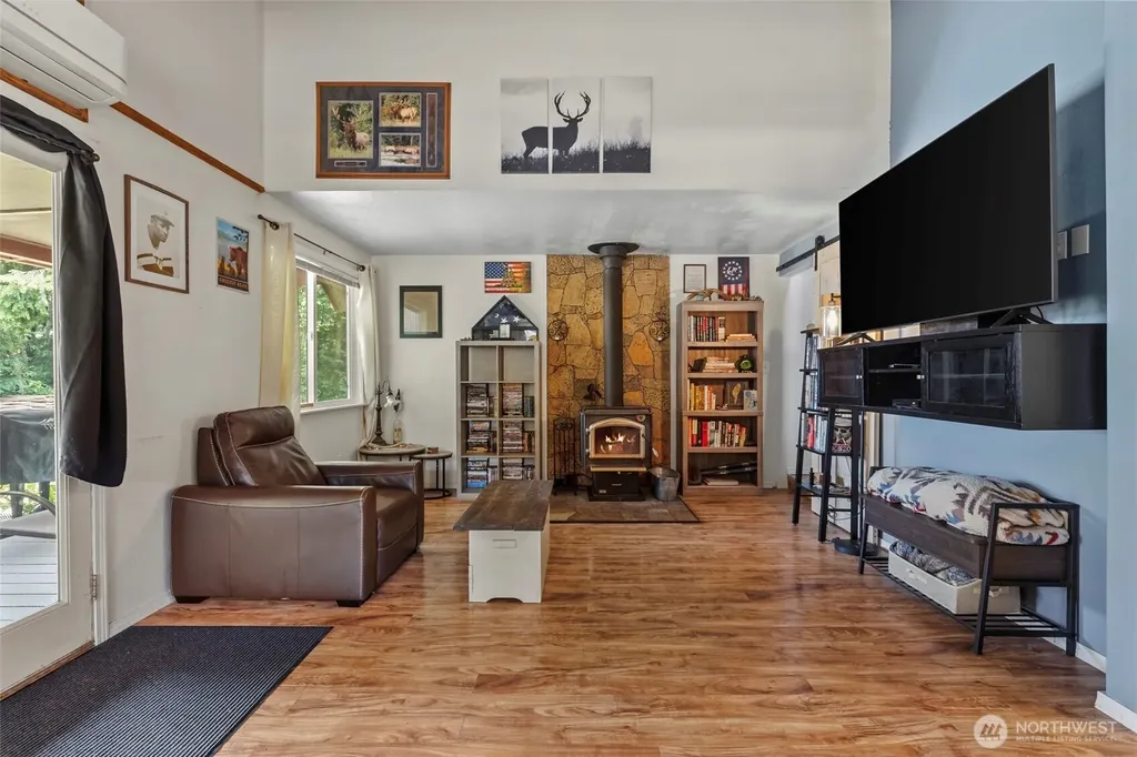 22205 S Forest Loop Granite Falls WA 98252