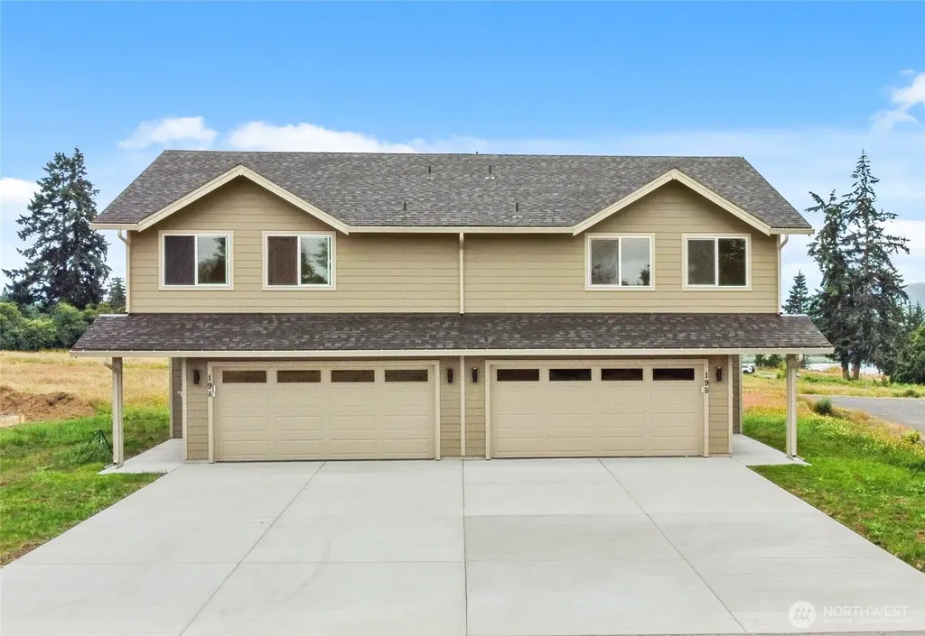 19 Anchor Way Loop Cathlamet WA 98612