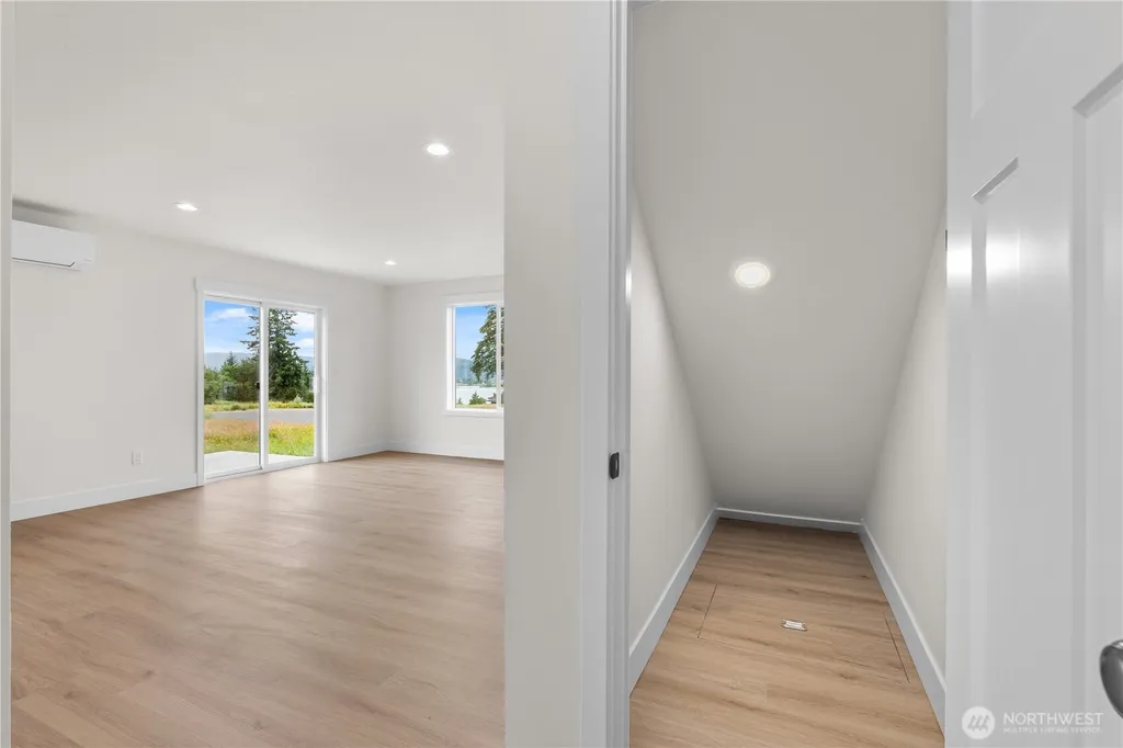 19 Anchor Way Loop Cathlamet WA 98612