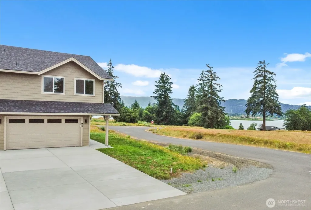 19 Anchor Way Loop Cathlamet WA 98612