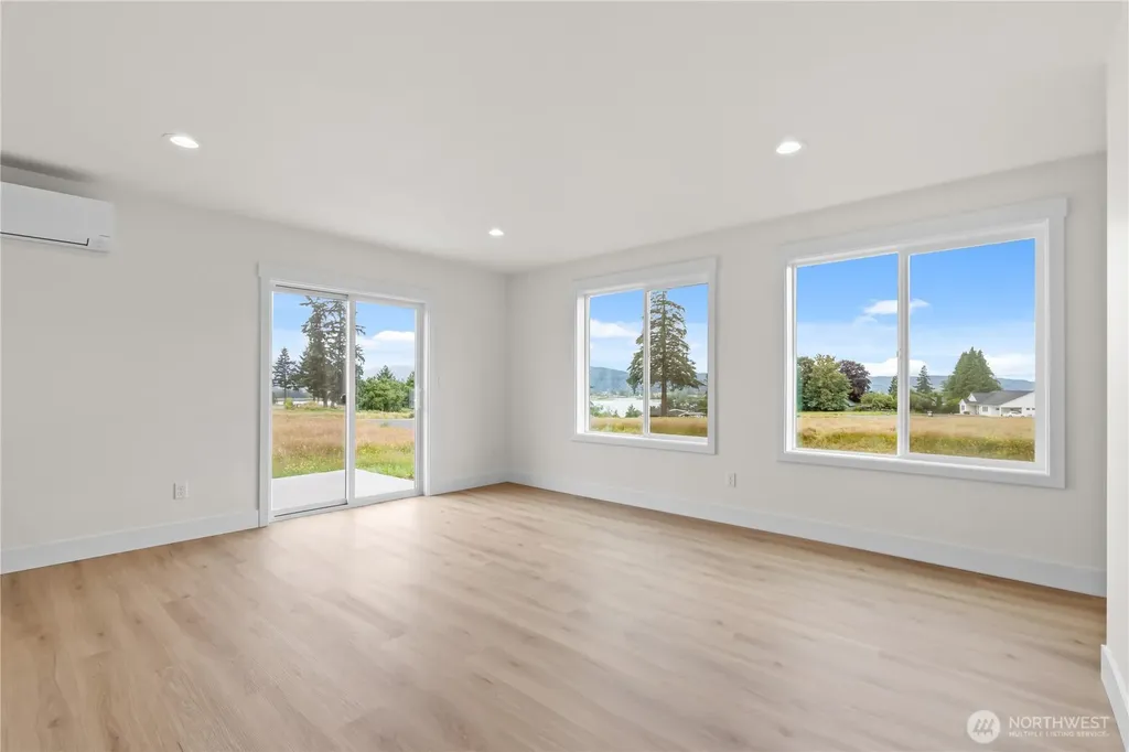 19 Anchor Way Loop Cathlamet WA 98612