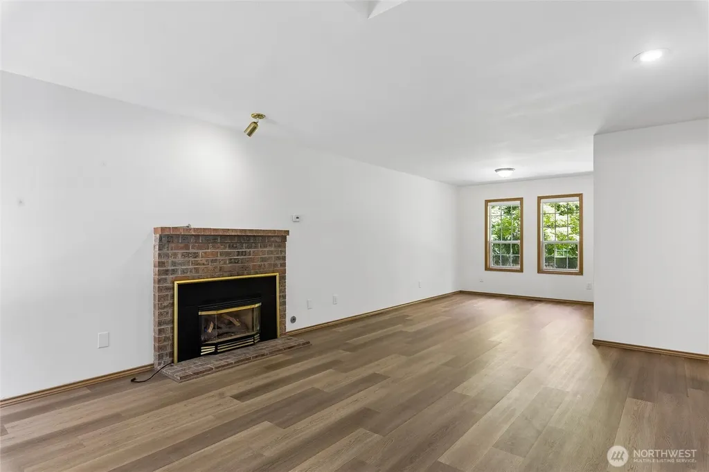 19715 Bing Road Lynnwood WA 98036