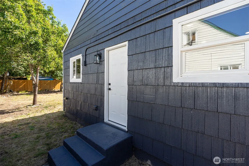 859 118th Street S Parkland WA 98444