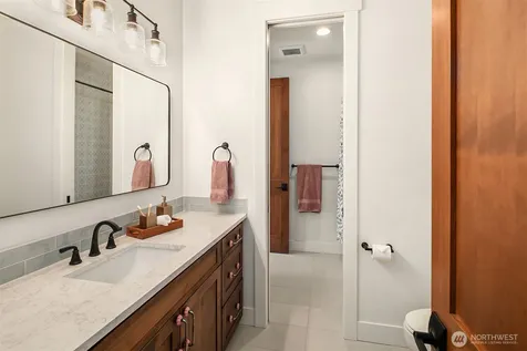 24926 SE 162 Street Issaquah WA 98027