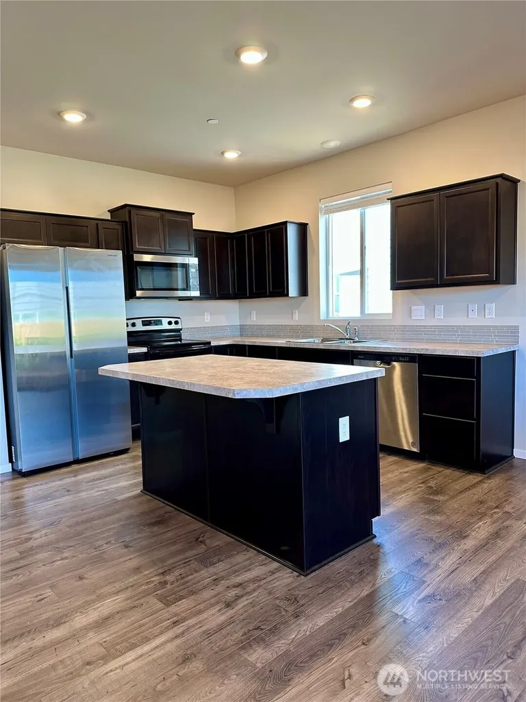 18757 Lipoma Place E Puyallup WA 98374