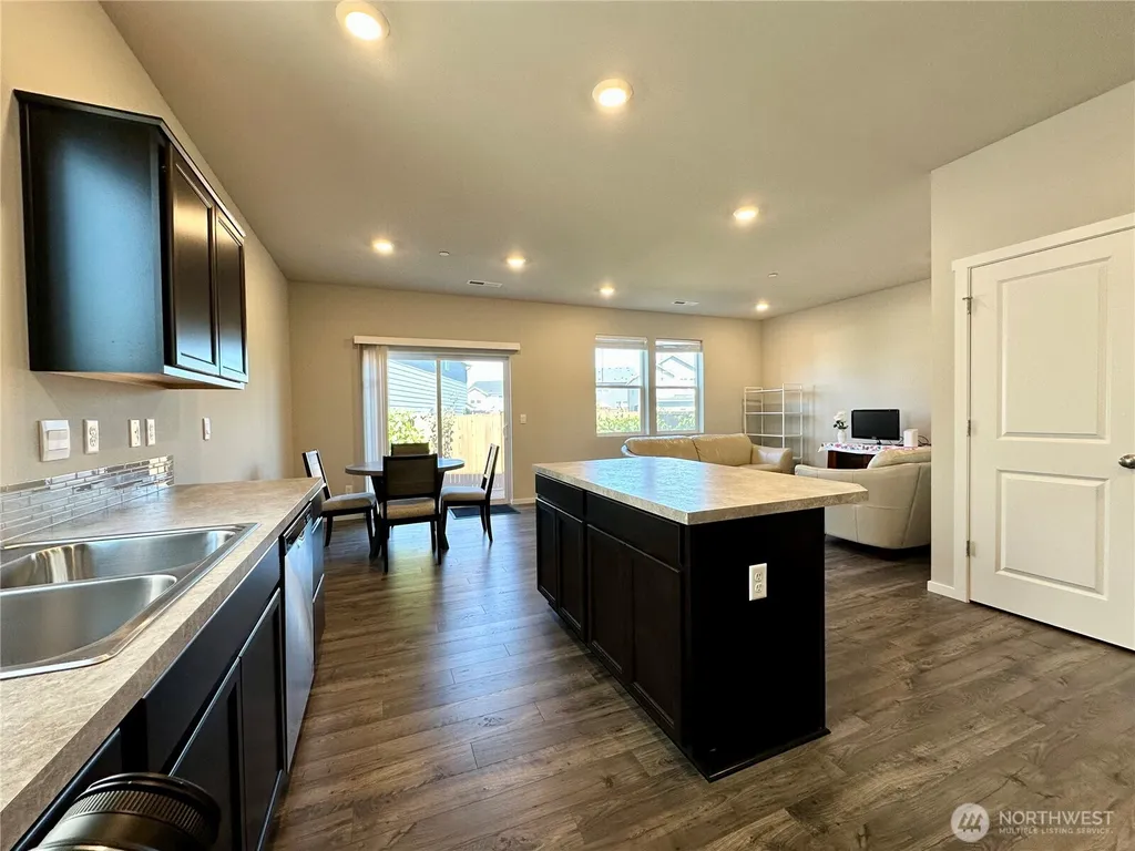 18757 Lipoma Place E Puyallup WA 98374