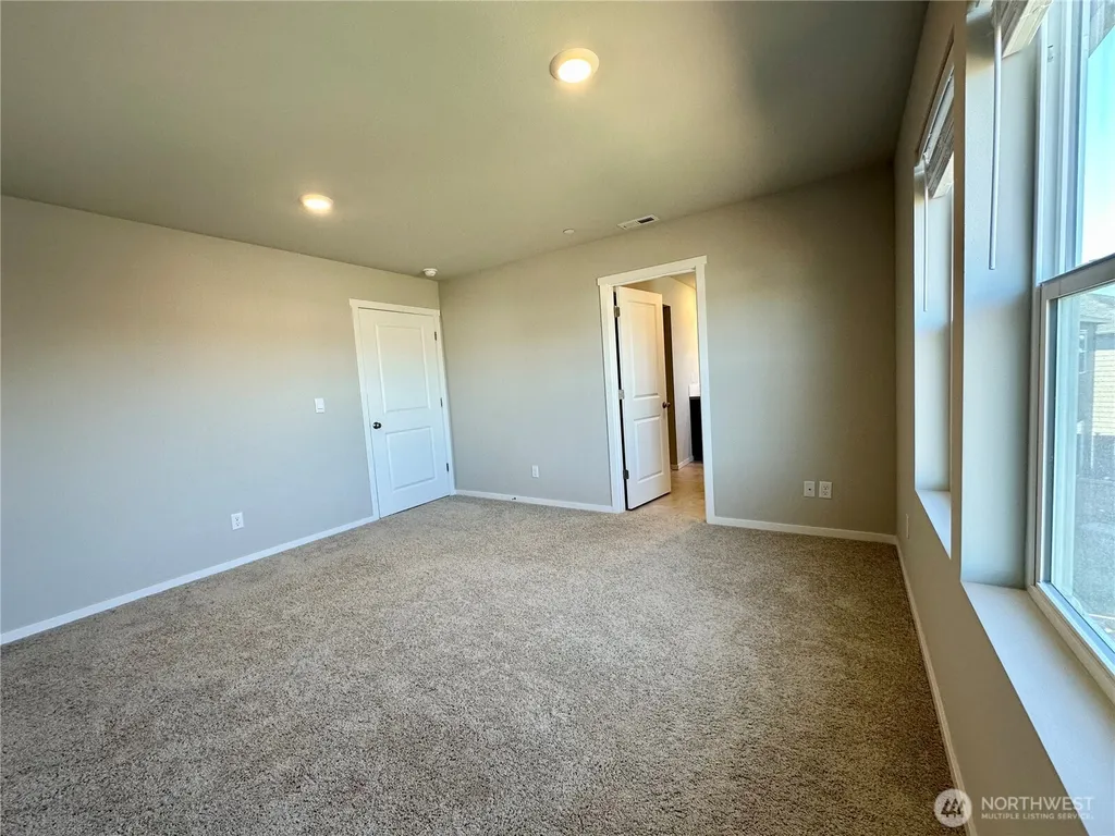18757 Lipoma Place E Puyallup WA 98374
