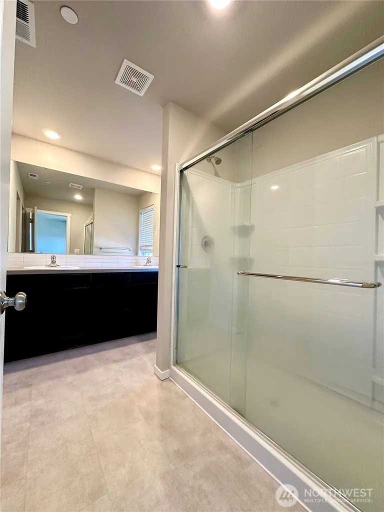 18757 Lipoma Place E Puyallup WA 98374