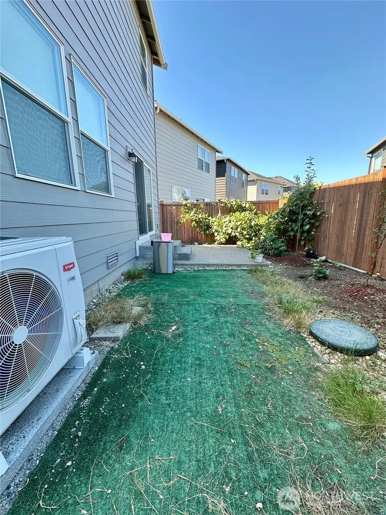 18757 Lipoma Place E Puyallup WA 98374