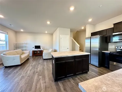 18757 Lipoma Place E Puyallup WA 98374