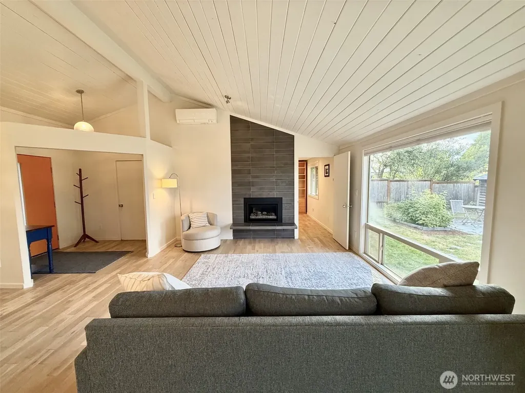 220 Sixth Street Langley WA 98260