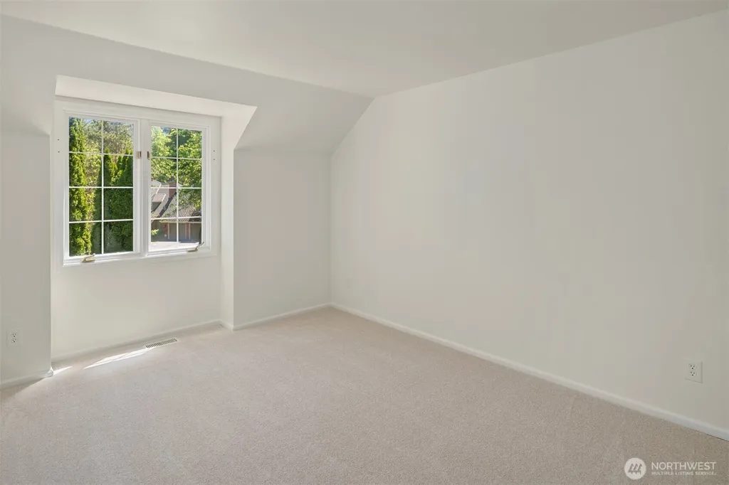 19862 NE 126th Place Woodinville WA 98077