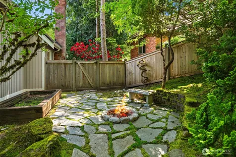 19862 NE 126th Place Woodinville WA 98077