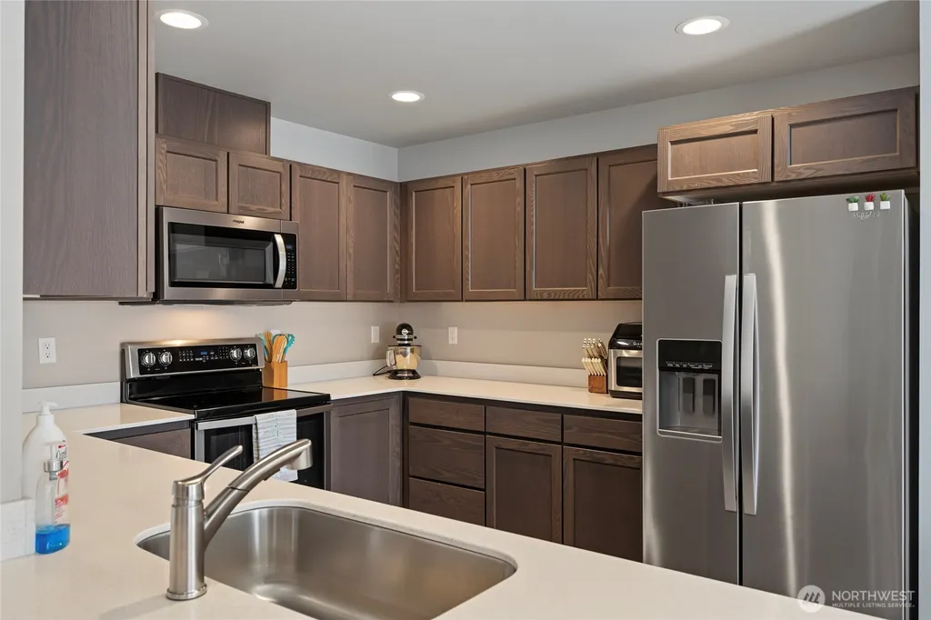 1133 S New Oak Lane East Wenatchee WA 98802
