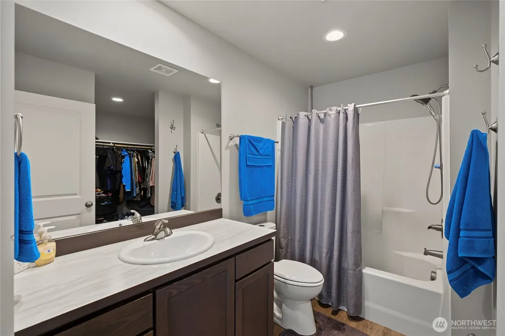 1133 S New Oak Lane East Wenatchee WA 98802