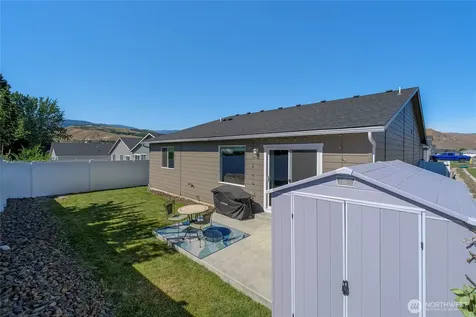1133 S New Oak Lane East Wenatchee WA 98802