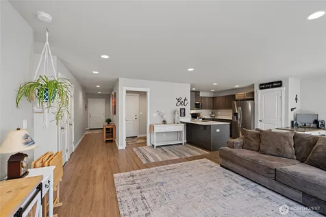 1133 S New Oak Lane East Wenatchee WA 98802