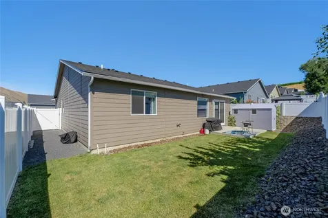 1133 S New Oak Lane East Wenatchee WA 98802