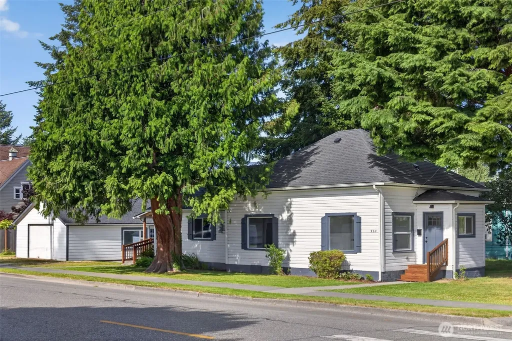 902 Fidalgo Street Sedro Woolley WA 98284