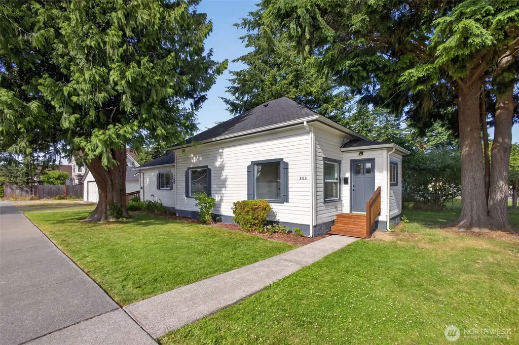 902 Fidalgo Street Sedro Woolley WA 98284