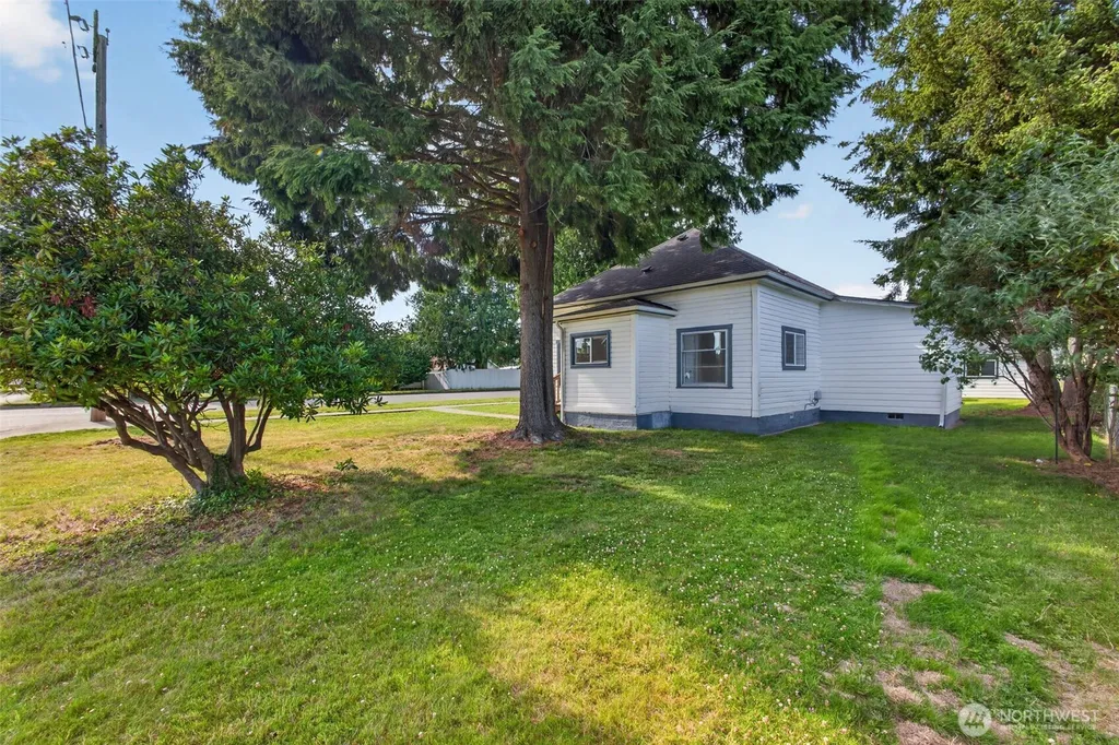 902 Fidalgo Street Sedro Woolley WA 98284