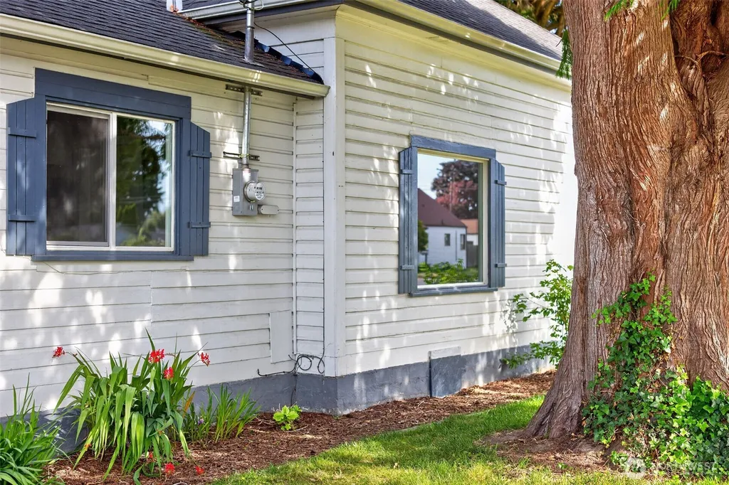 902 Fidalgo Street Sedro Woolley WA 98284