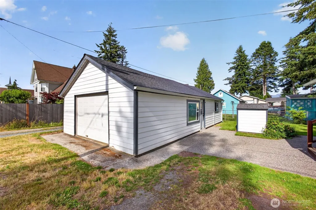 902 Fidalgo Street Sedro Woolley WA 98284