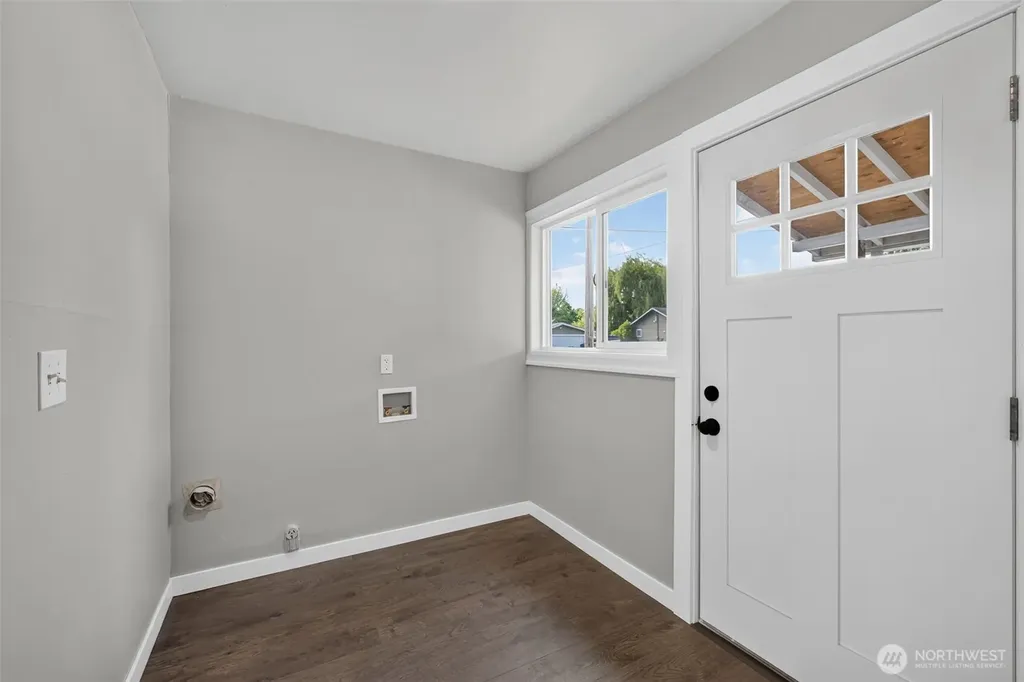 902 Fidalgo Street Sedro Woolley WA 98284