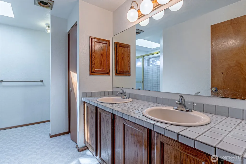 6305 75th Avenue Ct W University Place WA 98467
