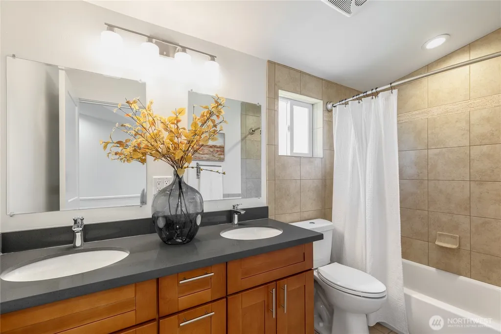 4921 S 107th Street Tukwila WA 98178