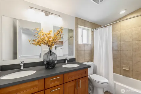 4921 S 107th Street Tukwila WA 98178