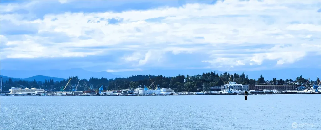 1647 Beach Drive E Port Orchard WA 98366