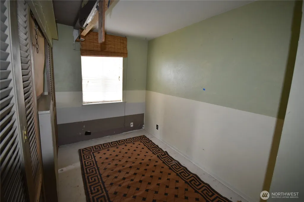 1647 Beach Drive E Port Orchard WA 98366