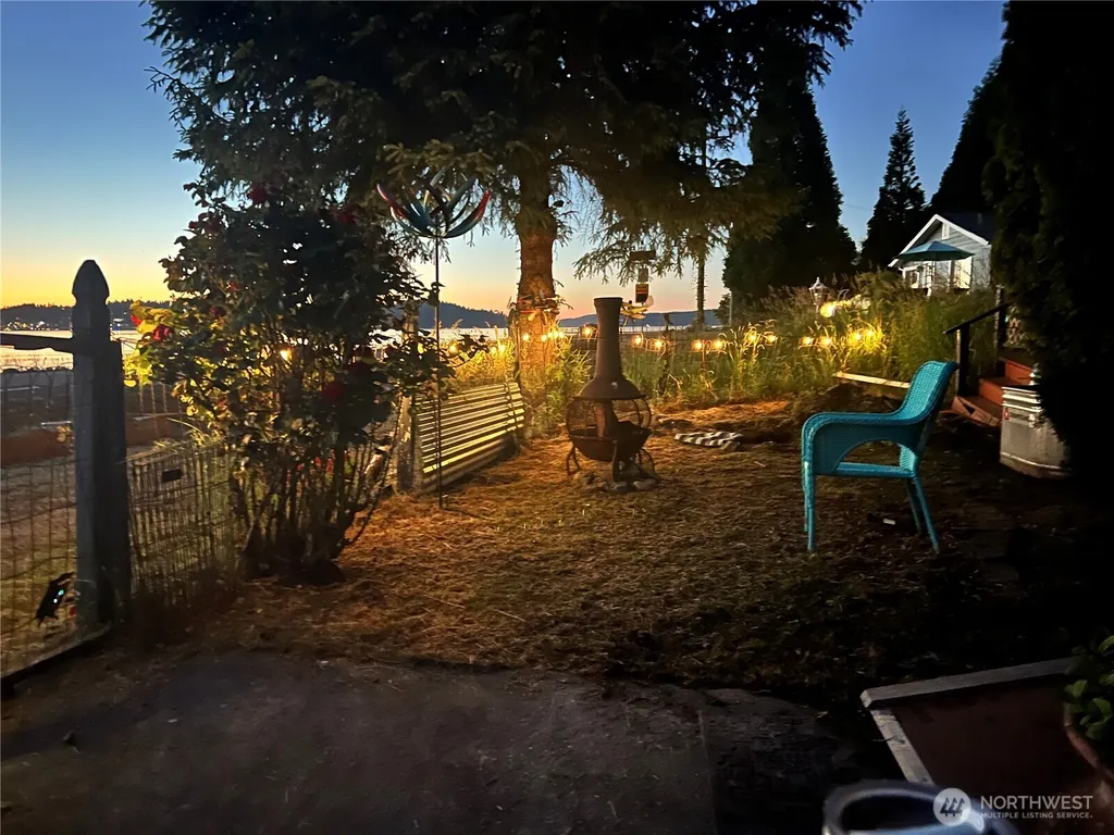 1647 Beach Drive E Port Orchard WA 98366