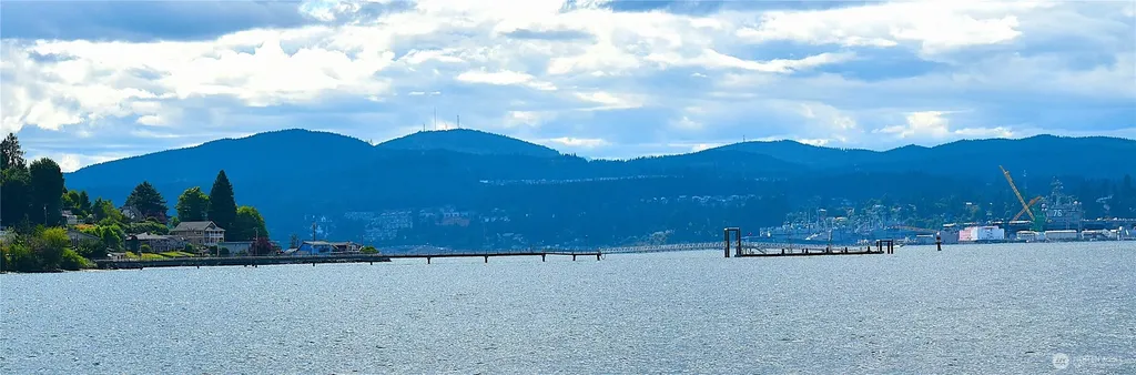 1647 Beach Drive E Port Orchard WA 98366