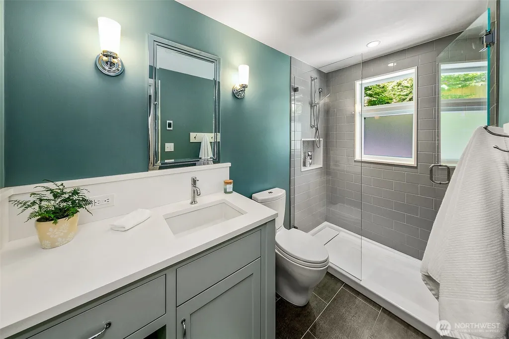 8623 30th Avenue NE Seattle WA 98115