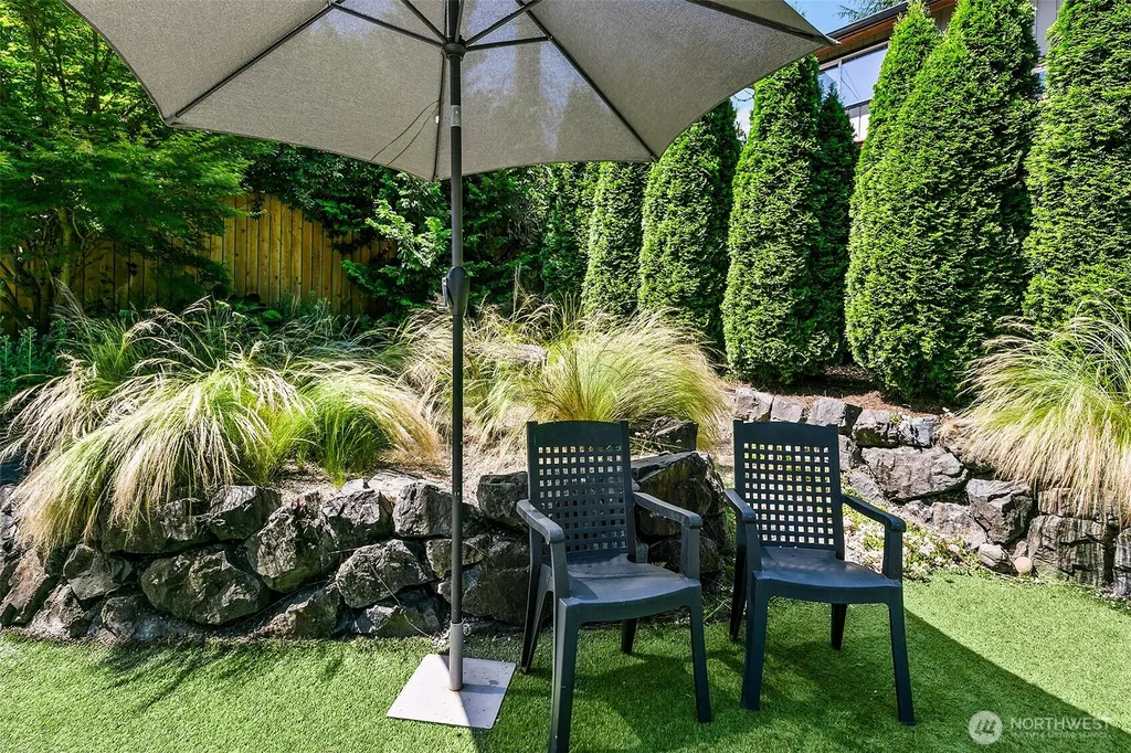 8623 30th Avenue NE Seattle WA 98115