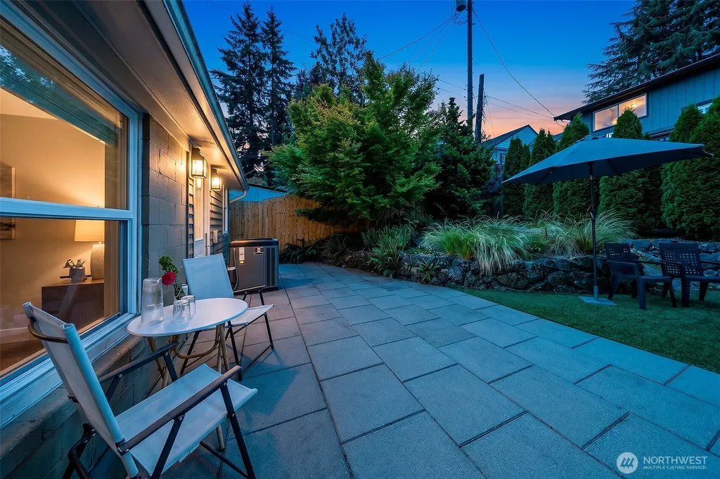 8623 30th Avenue NE Seattle WA 98115