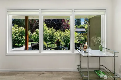 8623 30th Avenue NE Seattle WA 98115
