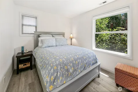 8623 30th Avenue NE Seattle WA 98115