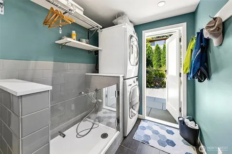 8623 30th Avenue NE Seattle WA 98115