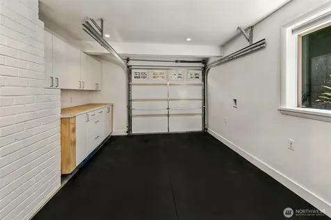 8623 30th Avenue NE Seattle WA 98115