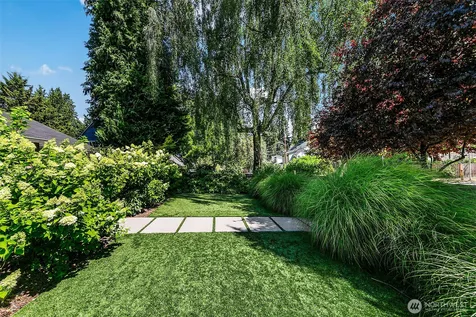 8623 30th Avenue NE Seattle WA 98115