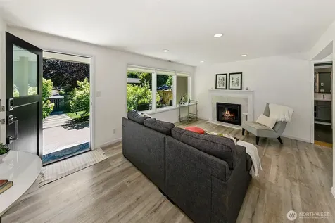 8623 30th Avenue NE Seattle WA 98115