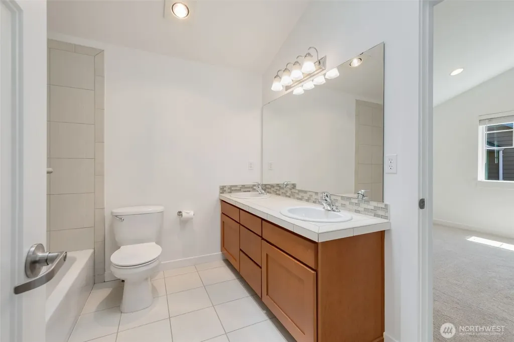935 N 97th Street Seattle WA 98103