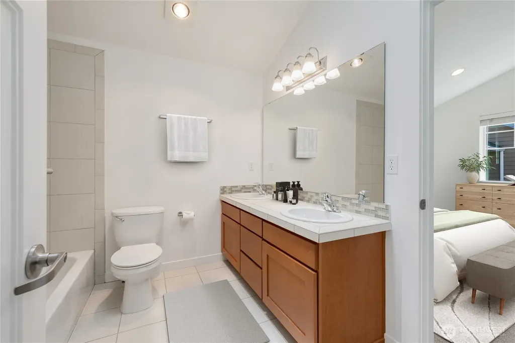 935 N 97th Street Seattle WA 98103