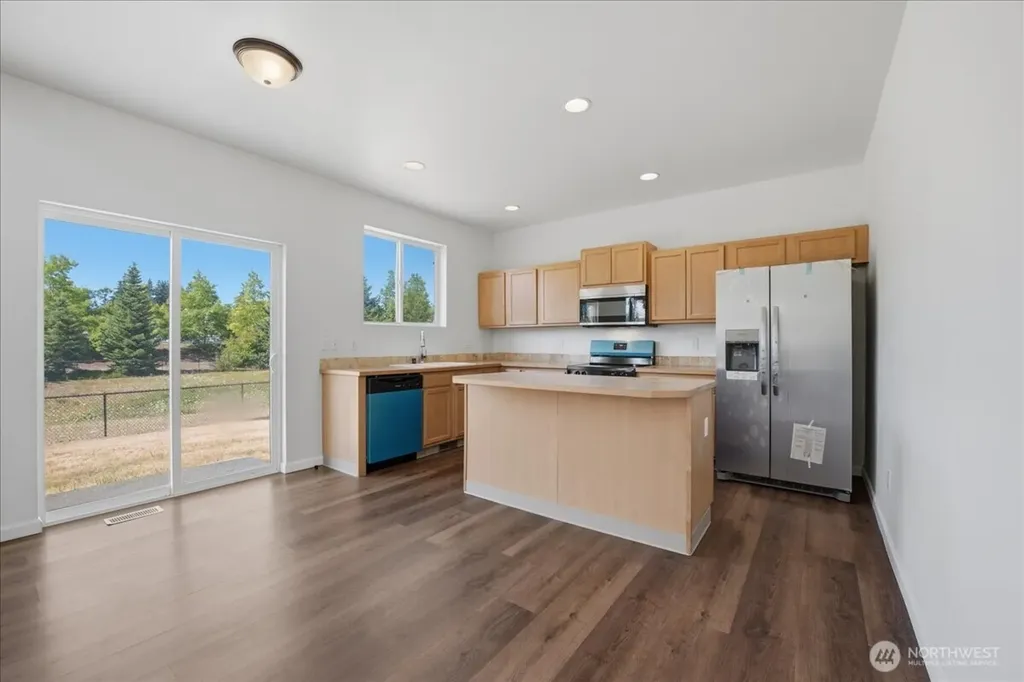 2414 165th Street E Tacoma WA 98445