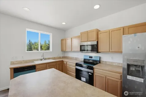 2414 165th Street E Tacoma WA 98445