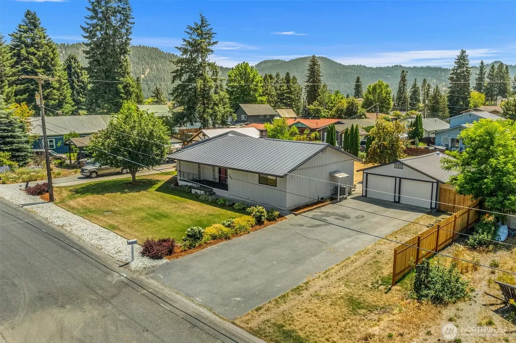 137 W Center Street Leavenworth WA 98826